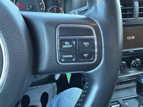 Used 2011 Jeep Liberty Sport AWD/4WD image 19