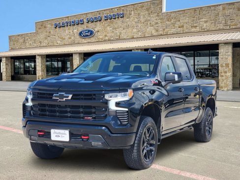 Used 2025 Chevrolet Silverado 1500 LT Trail Boss w/ LT Trail Boss Premium Package AWD/4WD image 2