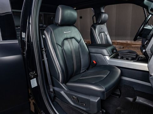 Used 2022 Ford F450 Platinum w/ FX4 Off-Road Package image 31