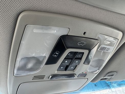 Used 2017 Toyota Sienna Limited image 30