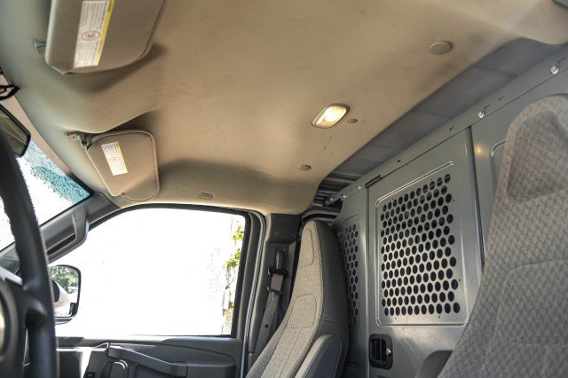 Used 2020 Chevrolet Express 3500 w/ Driver Convenience Package RWD image 18