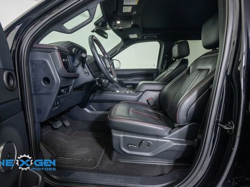 Used 2024 Ford Expedition Limited AWD/4WD image 11