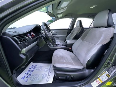 Used 2016 Toyota Camry XSE image 18