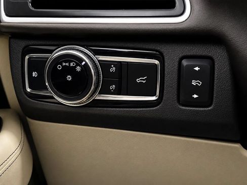 Used 2020 Lincoln Navigator L Black Label w/ Cargo Convenience Package AWD/4WD image 34
