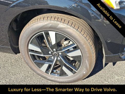 Certified 2026 Volvo XC60 B5 Plus w/ Climate Package AWD/4WD image 8