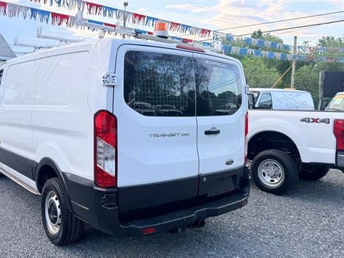 Used 2015 Ford Transit 250 130 Low Roof RWD image 2