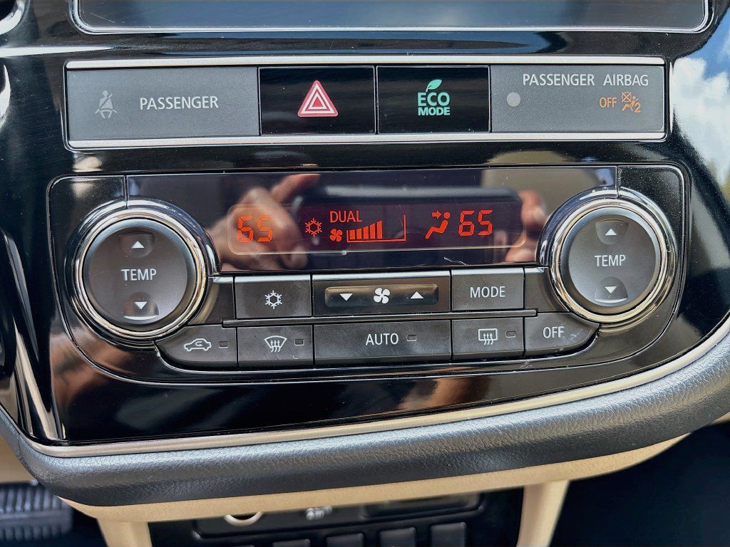 Used 2019 Mitsubishi Outlander SEL FWD image 16