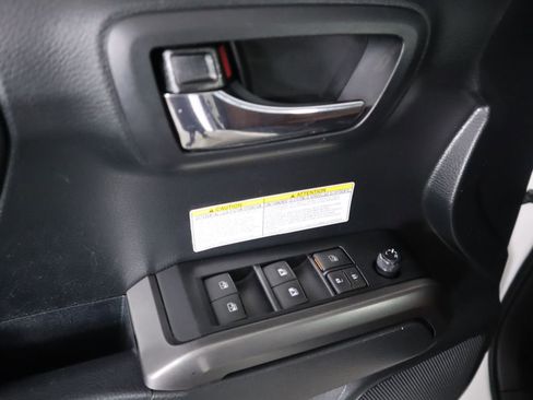 Used 2019 Toyota Tacoma TRD Off-Road image 24