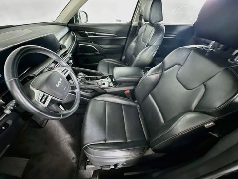Used 2025 Kia Telluride S FWD image 13
