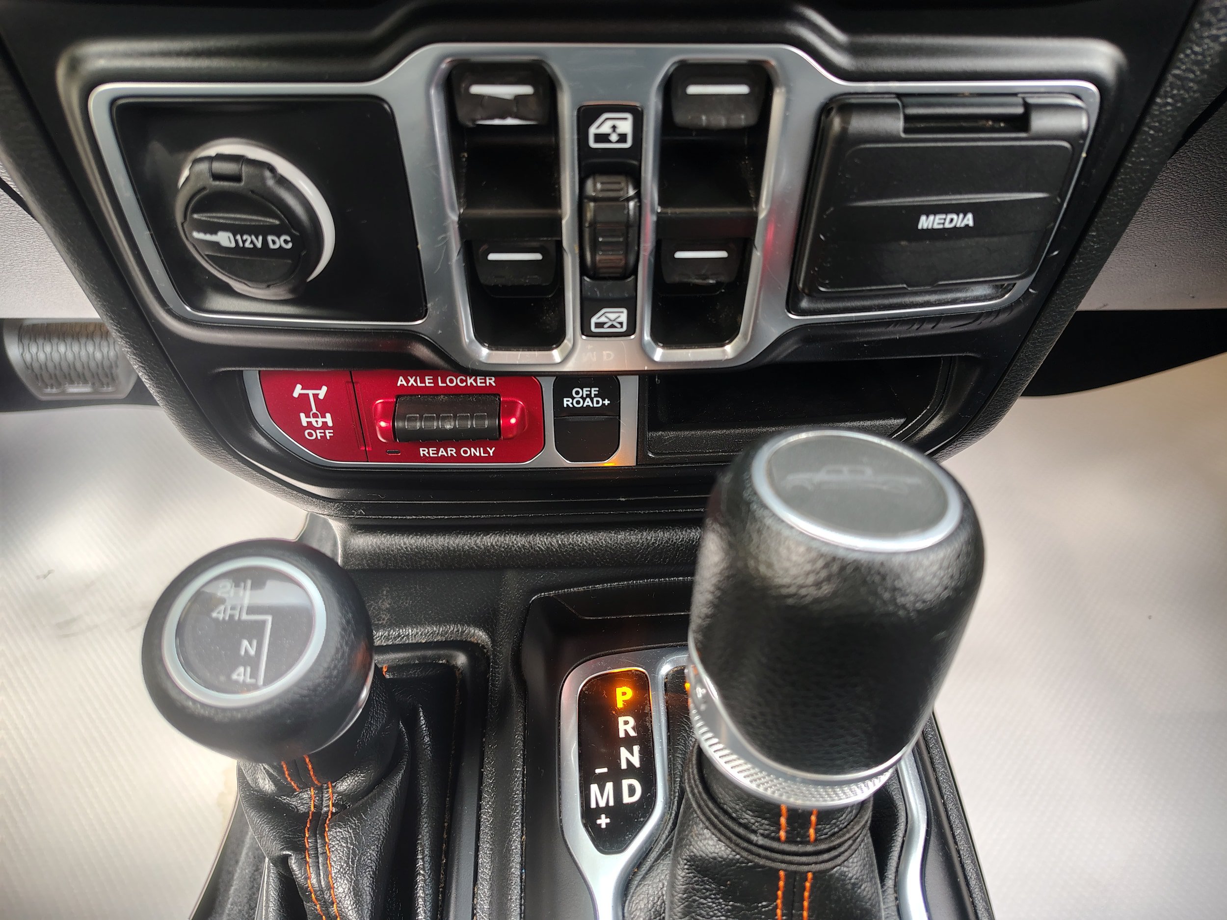 Certified 2023 Jeep Gladiator Mojave w/ LED Lighting Group AWD/4WD image 32
