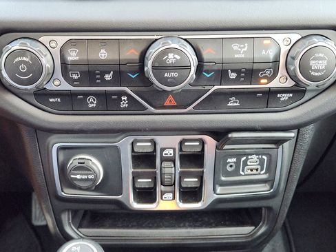 New 2025 Jeep Gladiator Sport image 14