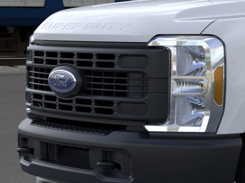 New 2026 Ford F250 XL RWD image 18