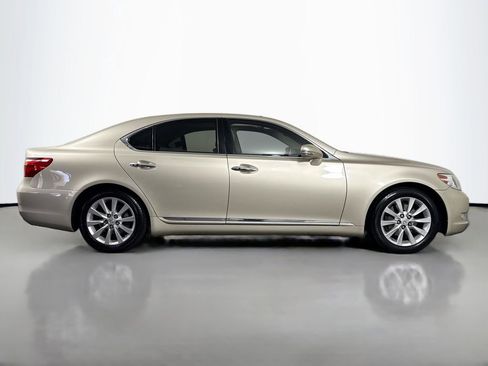 Used 2012 Lexus LS 460 w/ Comfort Pkg image 4