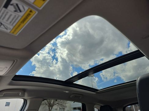 Used 2023 Acura MDX SH-AWD w/ Technology Package image 32