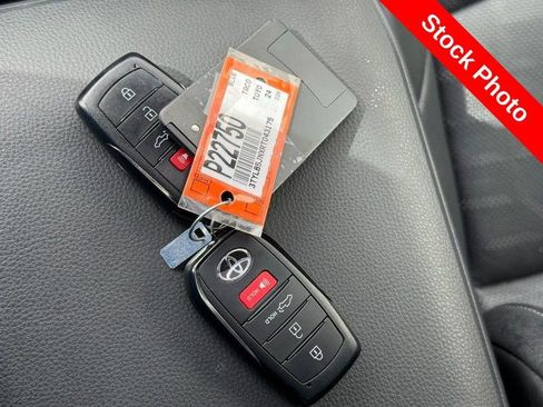 Used 2024 Toyota Tacoma TRD Off-Road AWD/4WD image 31