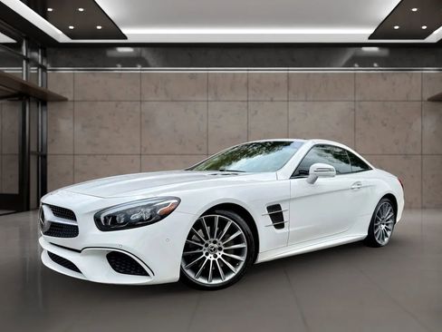 Used 2017 Mercedes-Benz SL 550 image 3