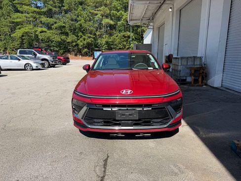 Used 2024 Hyundai Sonata SEL FWD image 2