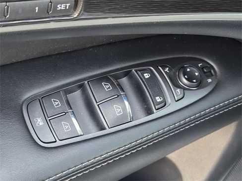 Used 2017 INFINITI QX60 AWD w/ Premium Package image 17