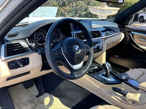 Used 2019 BMW 330i xDrive Wagon w/ Premium Package image 18