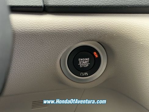 Used 2023 Chrysler Pacifica Touring-L FWD image 28