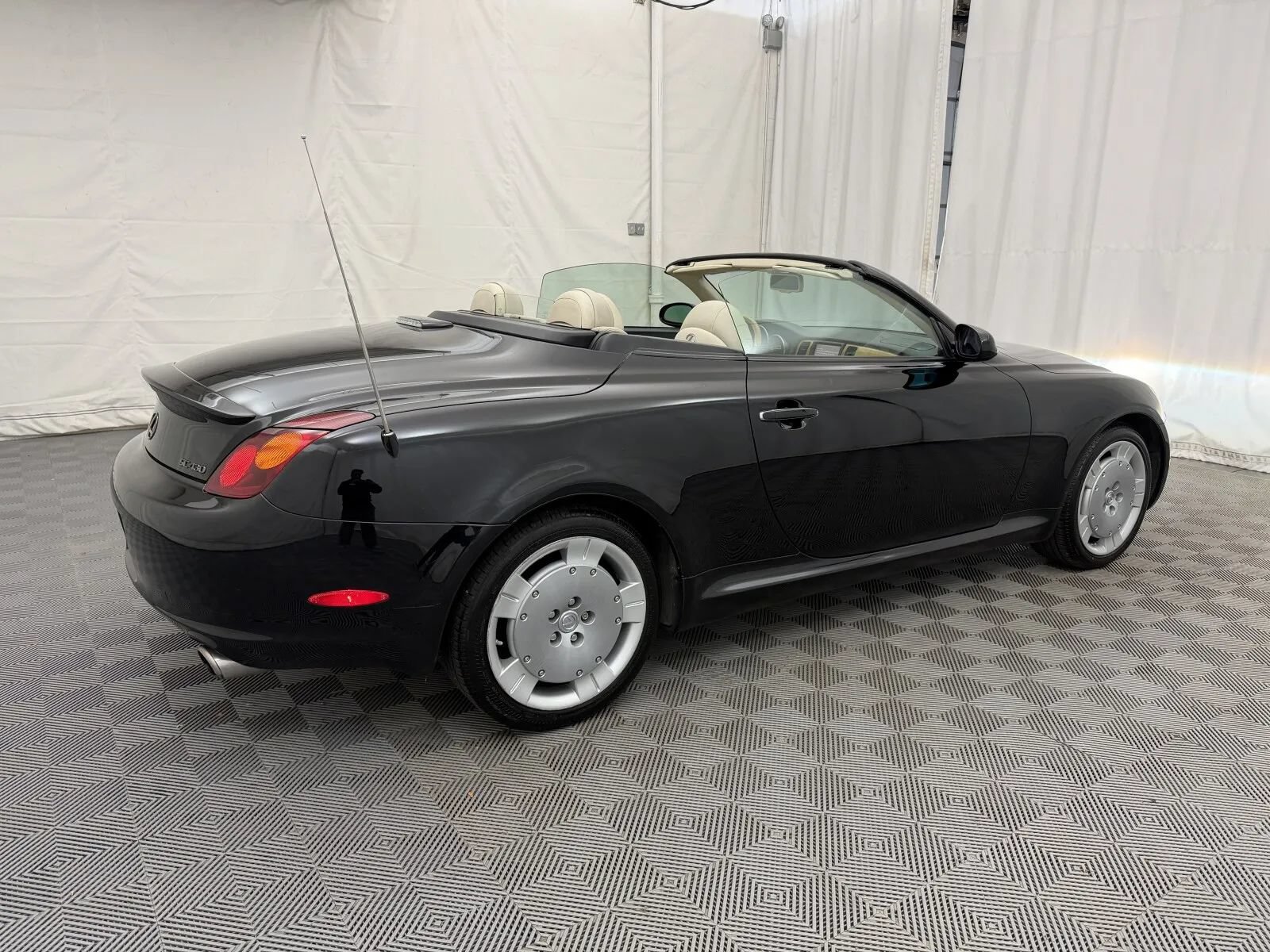 Used 2002 Lexus SC 430 Convertible RWD image 5