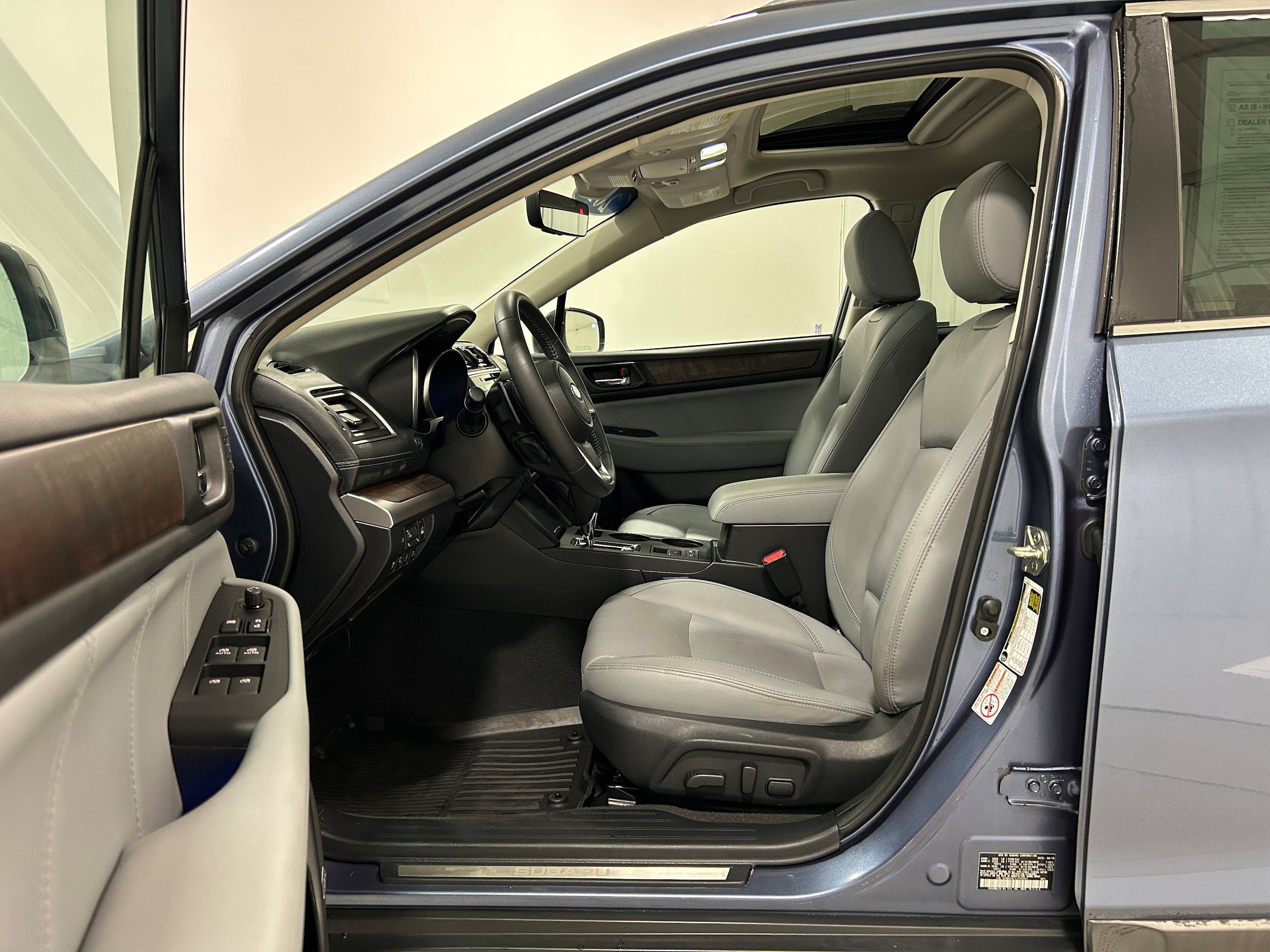 Used 2018 Subaru Outback 3.6R Limited AWD/4WD image 4