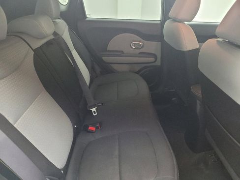 Used 2014 Kia Soul + FWD image 19