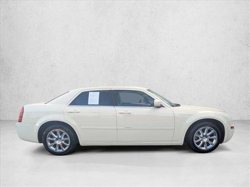 Used 2007 Chrysler 300 Touring L image 4