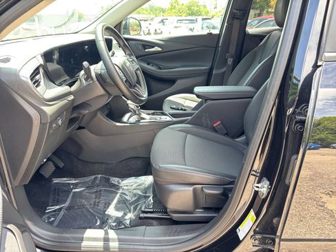 Used 2025 Buick Encore GX Preferred AWD/4WD image 25