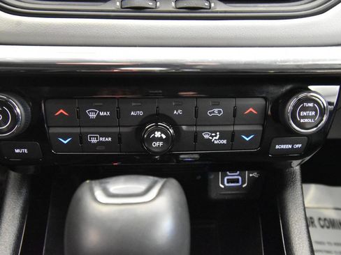 Used 2022 Jeep Compass Limited image 54