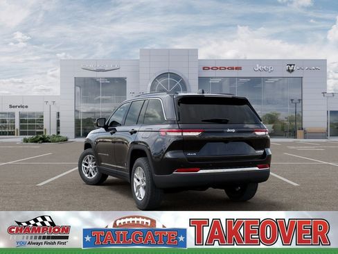 New 2026 Jeep Grand Cherokee Laredo AWD/4WD image 3