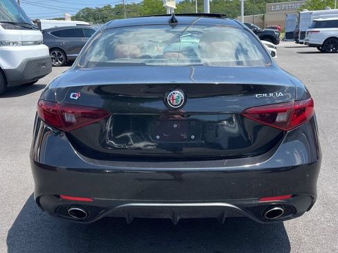 Used 2019 Alfa Romeo Giulia AWD image 5