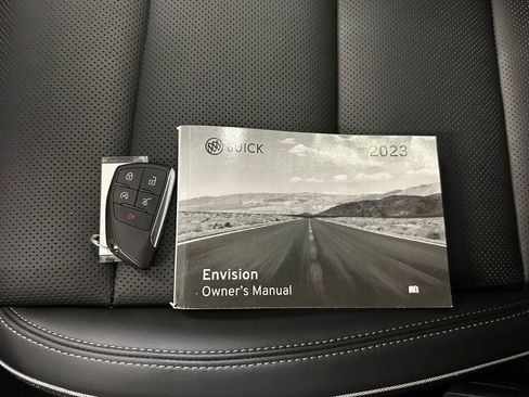 Certified 2023 Buick Envision Essence image 4