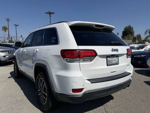 Used 2020 Jeep Grand Cherokee Laredo w/ Laredo X Package RWD image 20
