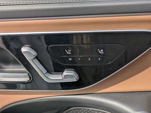 Used 2025 Mercedes-Benz E 350 Sedan image 19