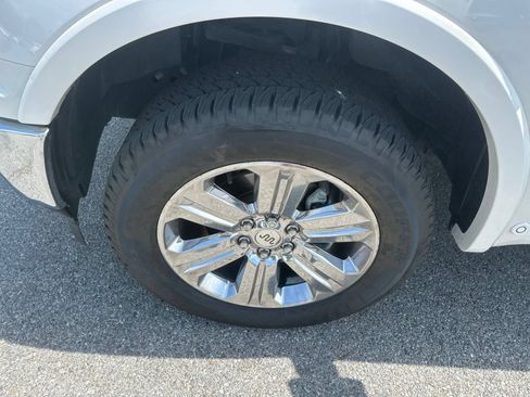 Used 2018 Ford F150 King Ranch w/ Equipment Group 601A Luxury AWD/4WD image 10