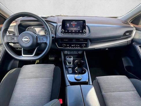 Used 2023 Nissan Rogue SV image 16