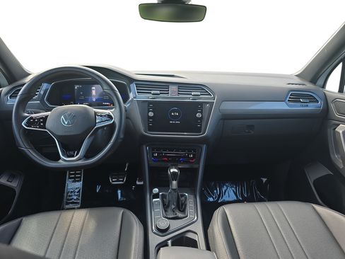 Used 2022 Volkswagen Tiguan SE R-Line AWD/4WD image 9