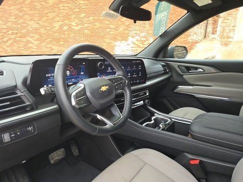 Certified 2025 Chevrolet Traverse LT image 8