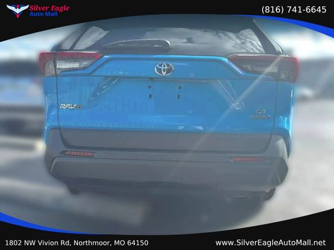 Used 2019 Toyota RAV4 LE AWD/4WD image 5