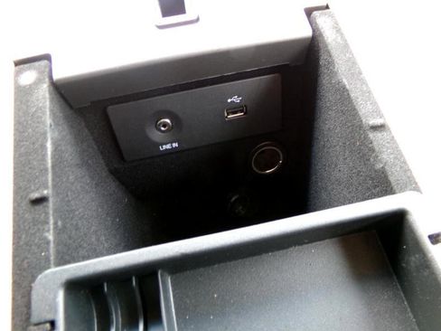 Used 2018 Ford Taurus SE image 20