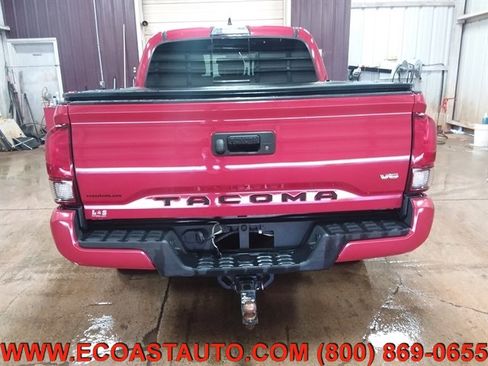 Used 2018 Toyota Tacoma TRD Sport image 8