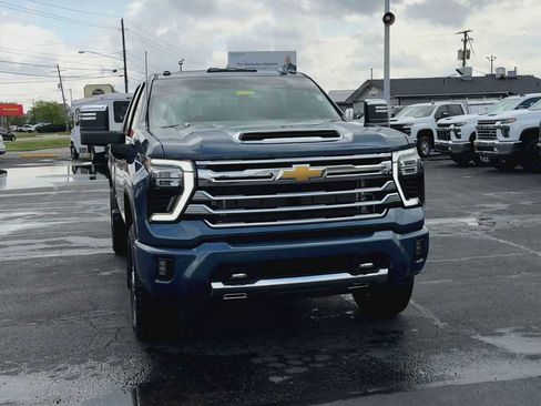 Certified 2025 Chevrolet Silverado 2500 High Country w/ High Country Premium Package AWD/4WD image 3