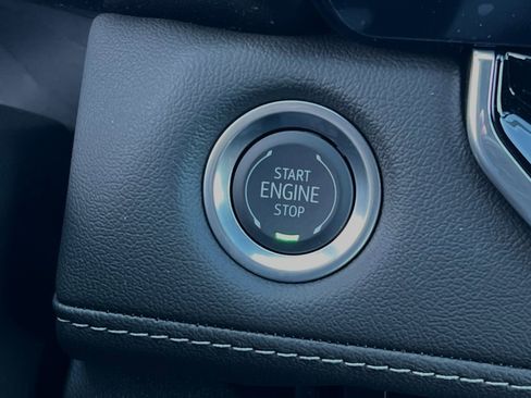 New 2024 Chevrolet Colorado LT w/ LT Convenience Package image 18