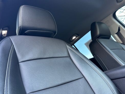 Used 2024 GMC Terrain SLT image 22