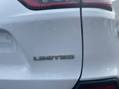 Used 2020 Jeep Cherokee Limited w/ Technology Group image 11