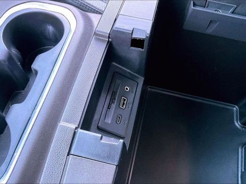 Used 2023 GMC Sierra 2500 Denali w/ Denali Ultimate Package image 17