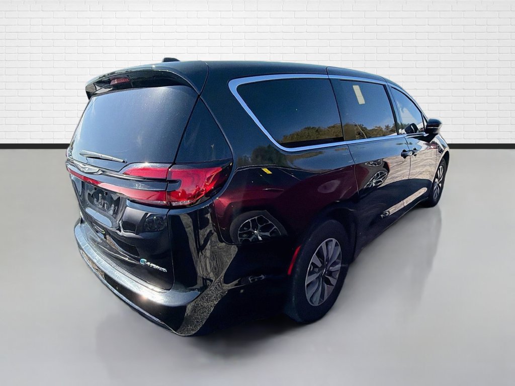 Used 2023 Chrysler Pacifica Touring-L FWD image 9