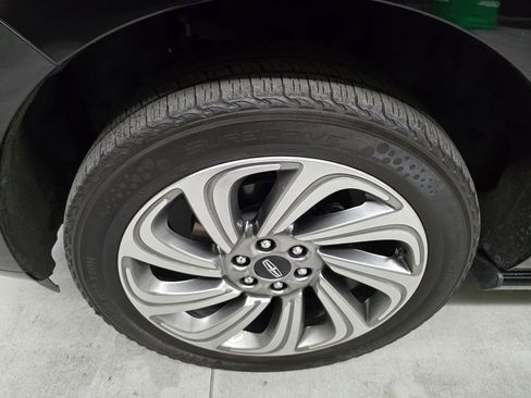 Used 2023 Lincoln Navigator L Reserve RWD image 10