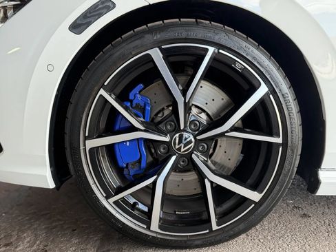 Used 2024 Volkswagen Golf R AWD/4WD image 46